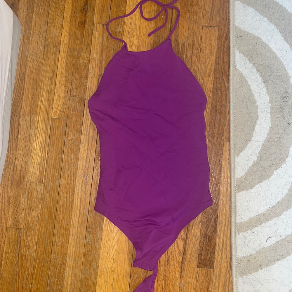 ARITZIA FUSHIA PINK BODY SUIT SIZE XS
